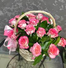 Цветочная композиция из Розы в корзине в Суркуле