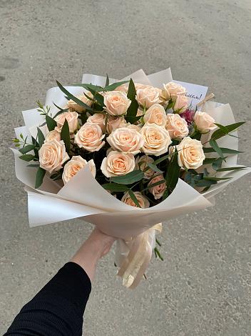 Букет Кремовые розы Латте в Суркуле